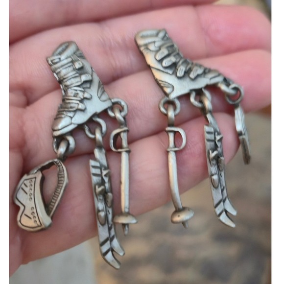 JJ Pewter Skiing Charm Brooch w/ Matching Earrings Vintage - Picture 2 of 8